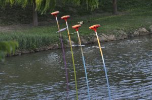 "La guardiana delle acque" installazion art by Laura Rambelli at Golfera Parck Lugo Ravenna Italia