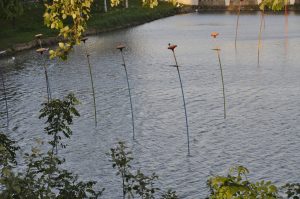 "La guardiana delle acque" installazion art by Laura Rambelli at Golfera Parck Lugo Ravenna Italia